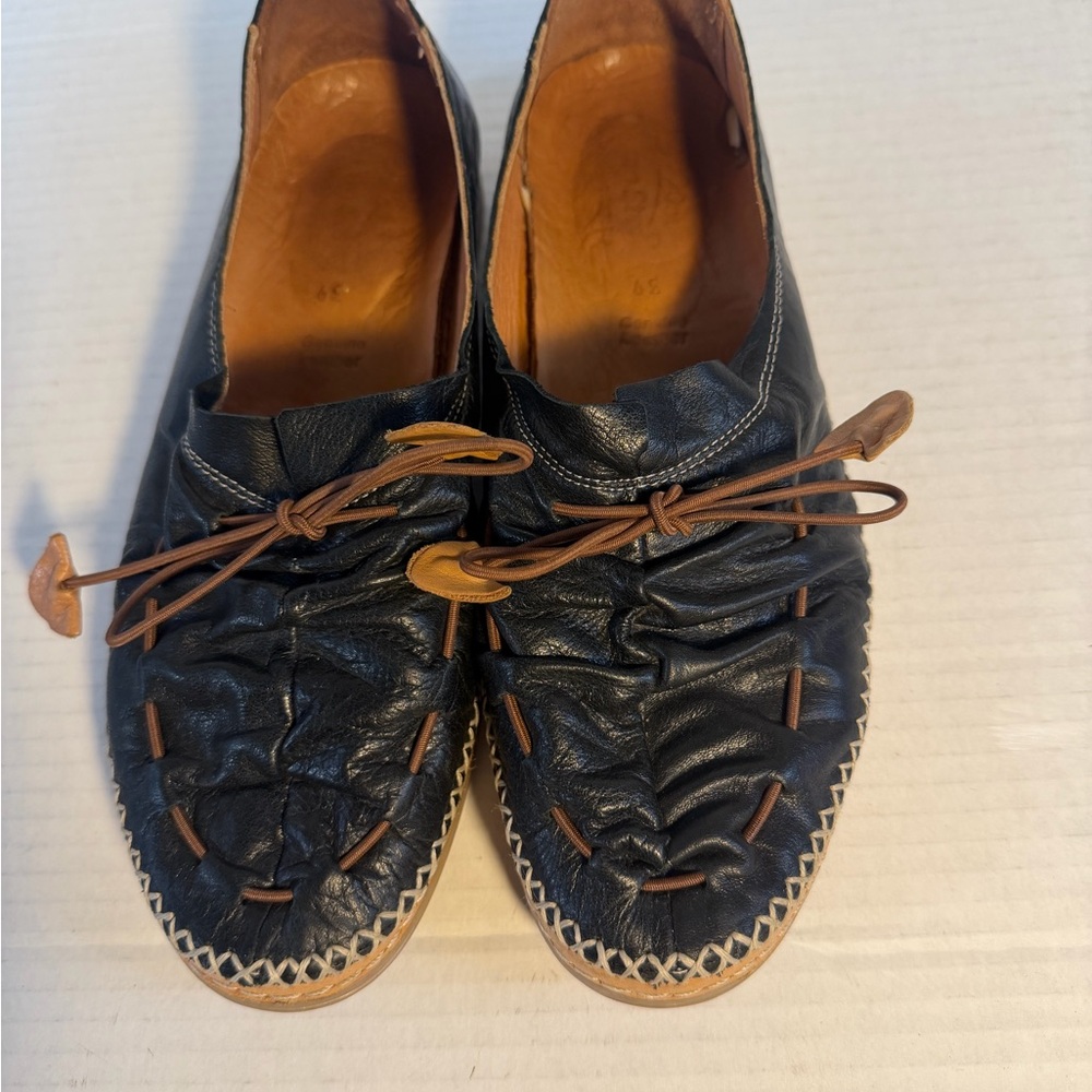 Spring Step Berna Black Leather Flats with Brown Accents EU 39